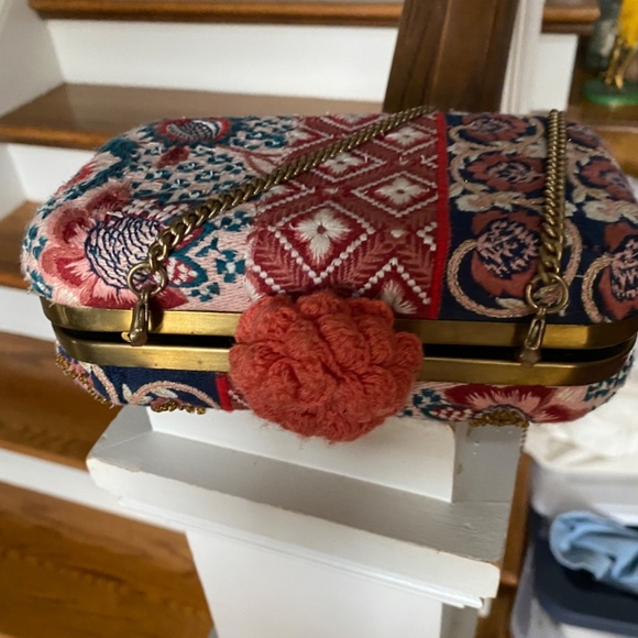 Anthropologie Nadia Pink Embroidered Clutch - Picture 4 of 7